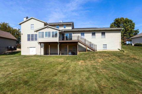 Tiny photo for 2919 E 44th Ct Court, Davenport, IA 52807 (MLS # 100000346)