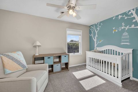 Tiny photo for 2919 E 44th Ct Court, Davenport, IA 52807 (MLS # 100000346)