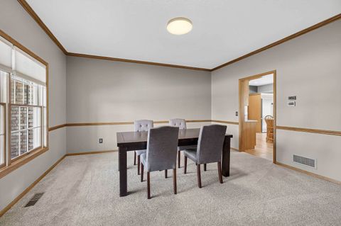 Tiny photo for 2919 E 44th Ct Court, Davenport, IA 52807 (MLS # 100000346)