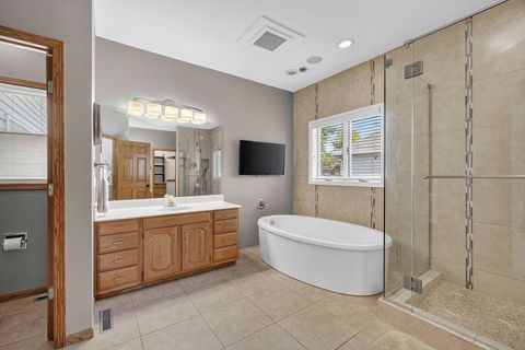 Tiny photo for 2919 E 44th Court, Davenport, IA 52807 (MLS # 100000346)