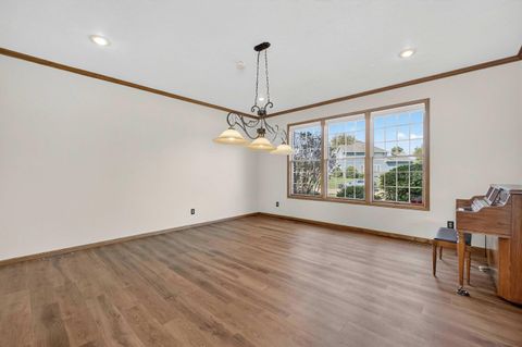 Tiny photo for 2919 E 44th Ct Court, Davenport, IA 52807 (MLS # 100000346)