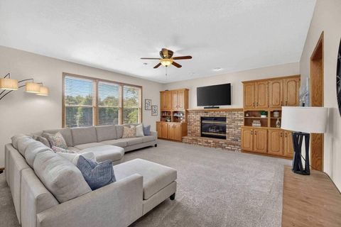 Tiny photo for 2919 E 44th Court, Davenport, IA 52807 (MLS # 100000346)