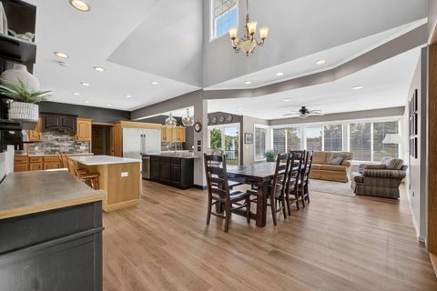 Tiny photo for 2919 E 44th Ct Court, Davenport, IA 52807 (MLS # 100000346)