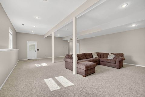 Tiny photo for 2919 E 44th Ct Court, Davenport, IA 52807 (MLS # 100000346)