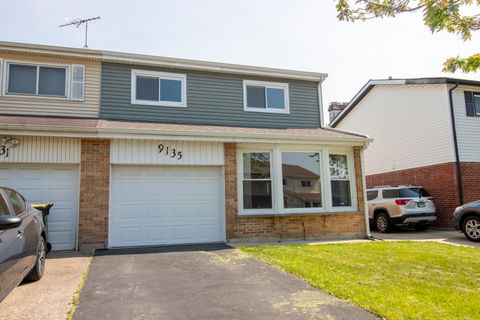 9135 Hollyberry Avenue Des Plaines IL 60016
