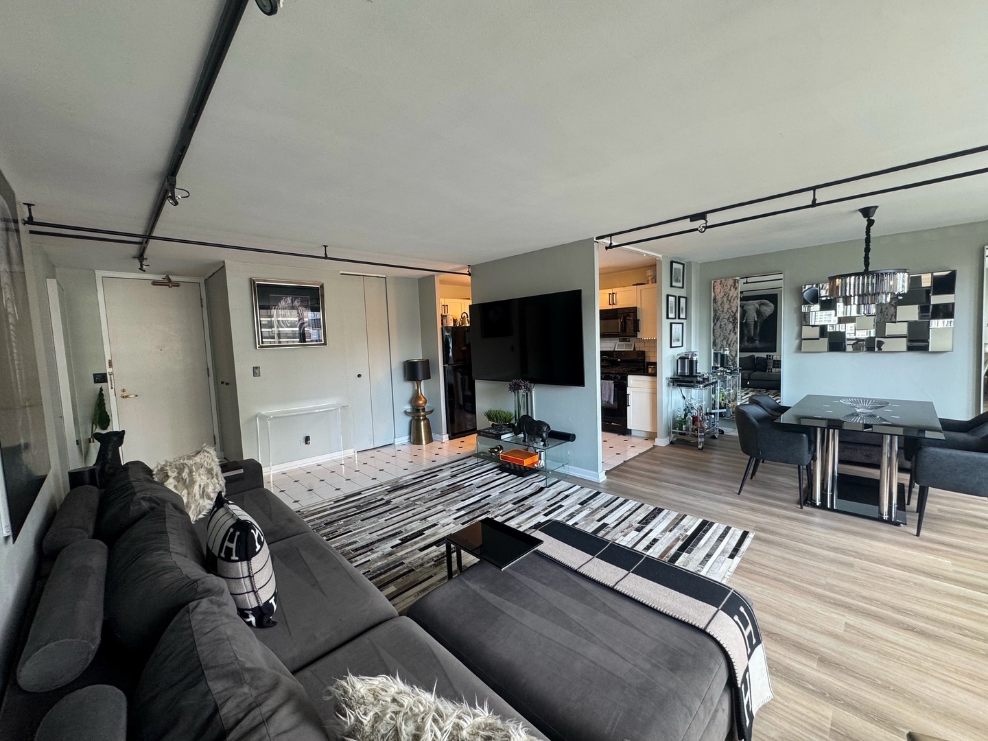 400 E Randolph Street 3726