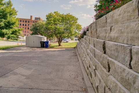 Tiny photo for 224 E 6th Street, Davenport, IA 52803 (MLS # 12741387)