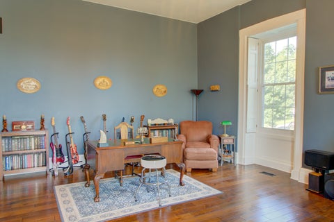 Tiny photo for 224 E 6th Street, Davenport, IA 52803 (MLS # 12741387)
