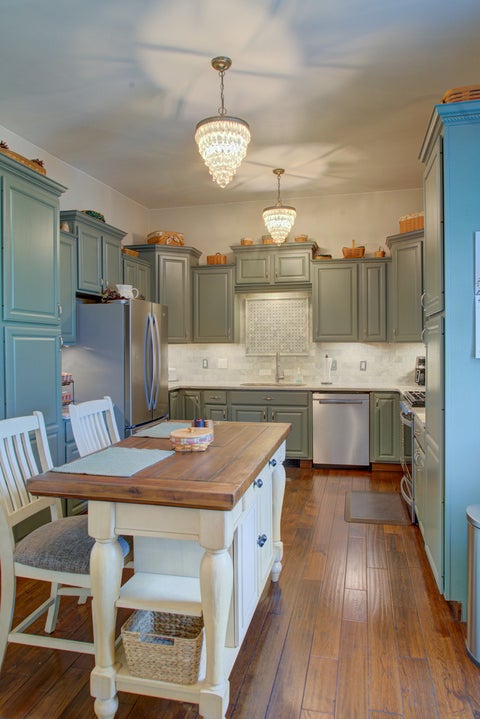Tiny photo for 224 E 6th Street, Davenport, IA 52803 (MLS # 12741387)