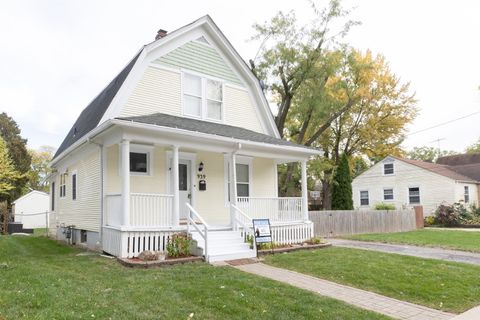 Photo of 939 Saint John Street, Elgin, IL 60120 (MLS # 12509154)