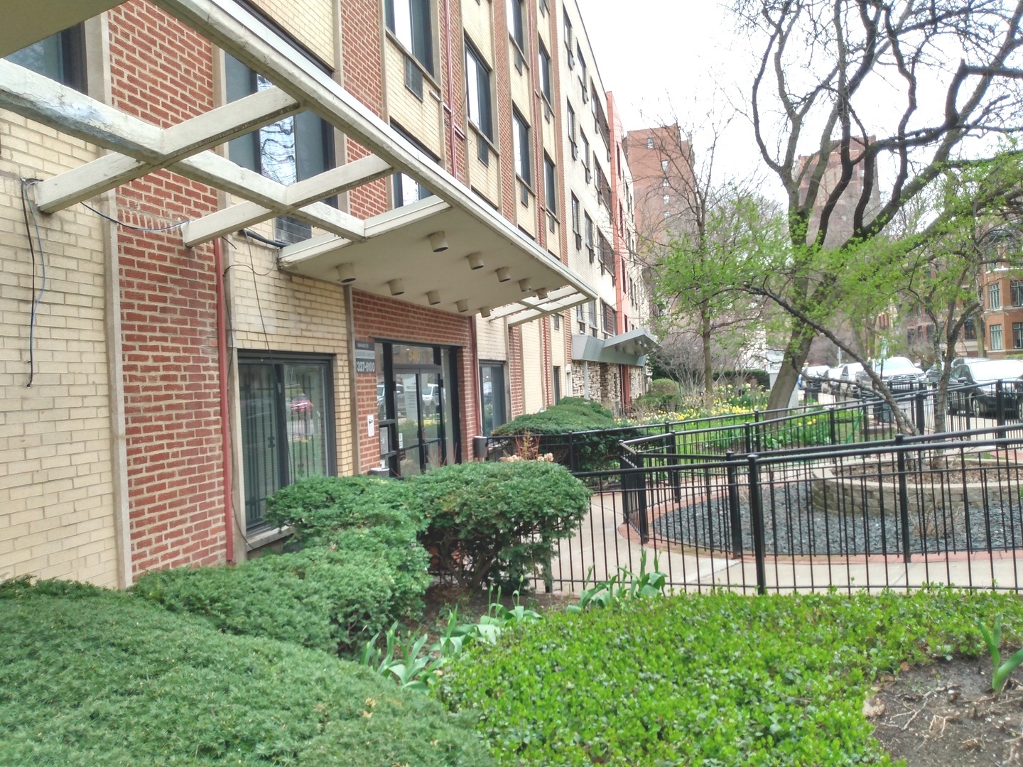 540 W Roscoe Street 273