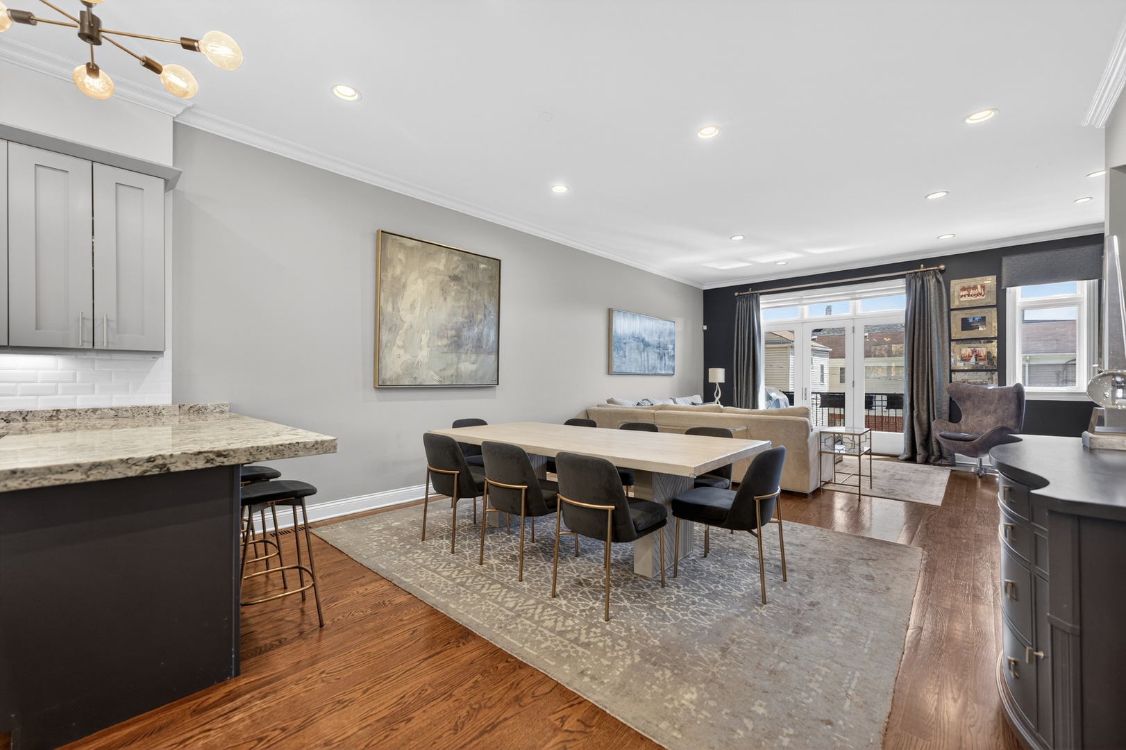 2060 N Stave Street 3