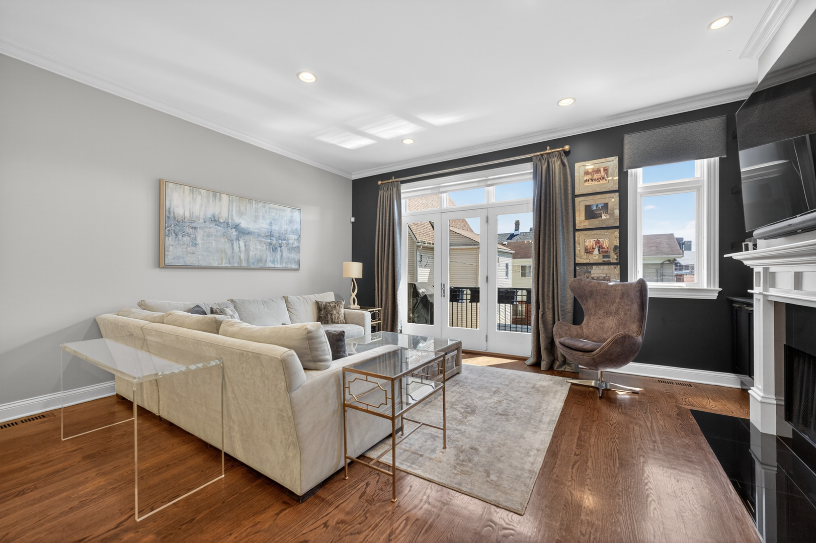 2060 N Stave Street 3