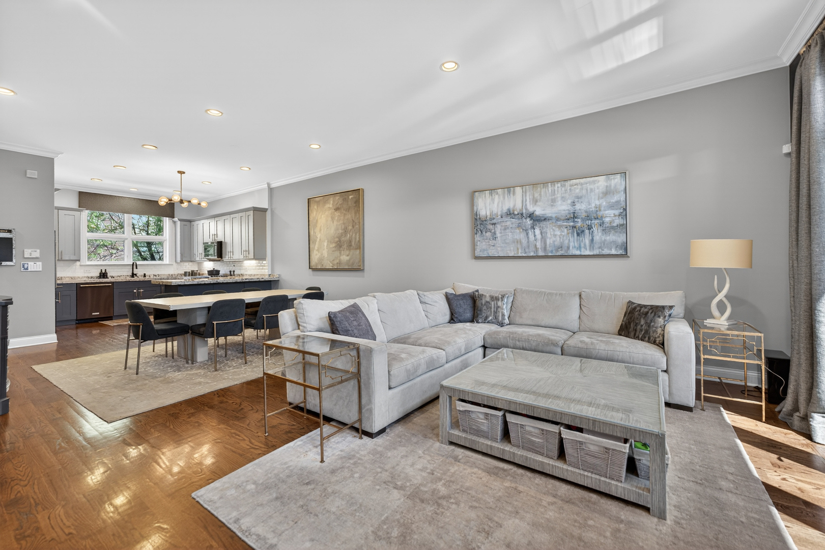 2060 N Stave Street 3