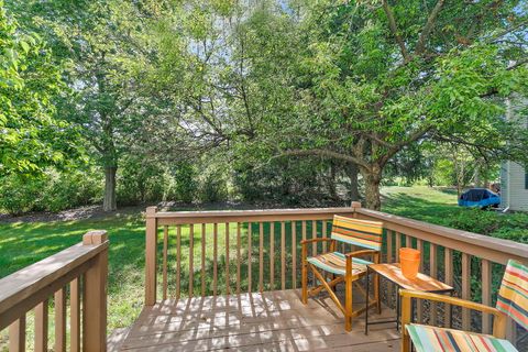 Tiny photo for 1823 Kelberg Avenue, Hoffman Estates, IL 60192 (MLS # 12491207)