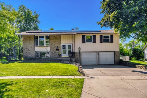 Tiny photo for 1120 Concord Lane, Hoffman Estates, IL 60192 (MLS # 12724107)