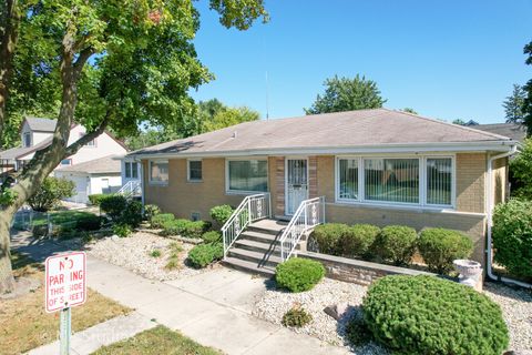 Photo of 8636 40th Street, Lyons, IL 60534 (MLS # 12506127) Photo of 8636 40th Street, Lyons, IL 60534 (MLS # 12506127)