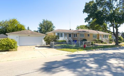 Tiny photo for 8636 40th Street, Lyons, IL 60534 (MLS # 12506127)