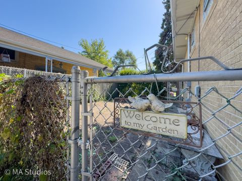 Tiny photo for 8636 40th Street, Lyons, IL 60534 (MLS # 12506127)