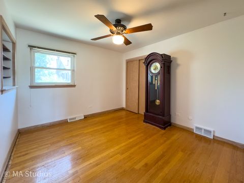 Tiny photo for 8636 40th Street, Lyons, IL 60534 (MLS # 12506127)