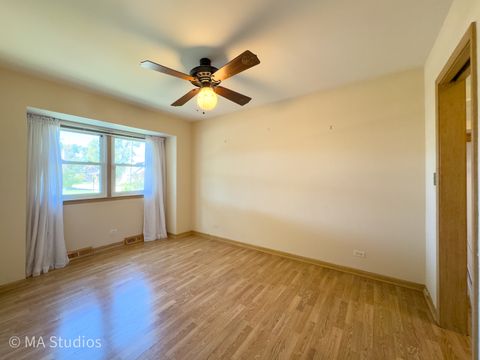 Tiny photo for 8636 40th Street, Lyons, IL 60534 (MLS # 12506127)