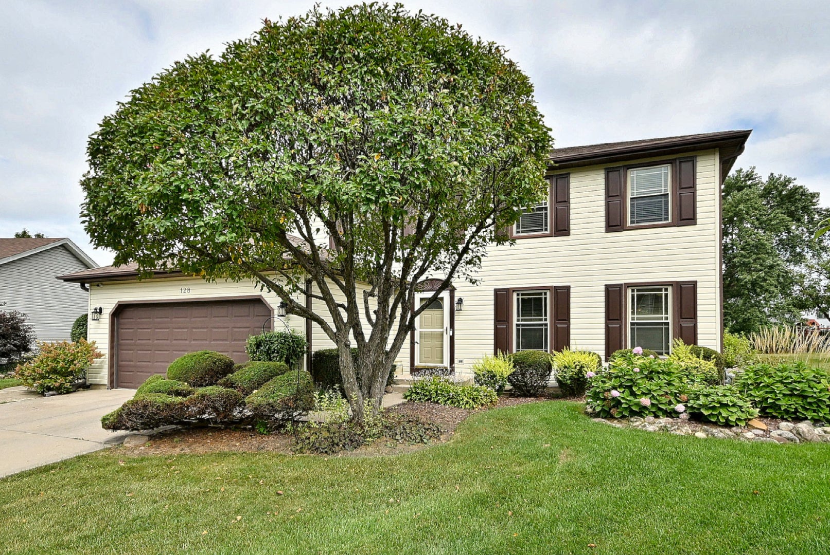 128 Hunter's Circle