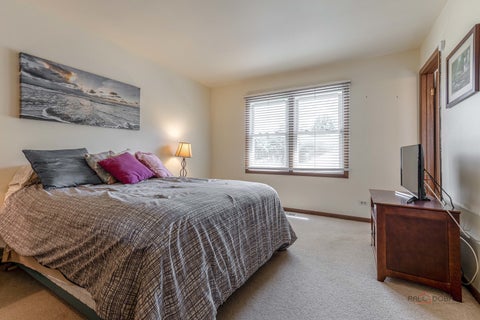 Tiny photo for 135 Newtown Drive, Buffalo Grove, IL 60089 (MLS # 12684344)