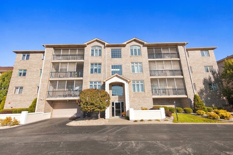 Photo of 18610 Pine Lake Drive #2B, Tinley Park, IL 60477 (MLS # 12788901)