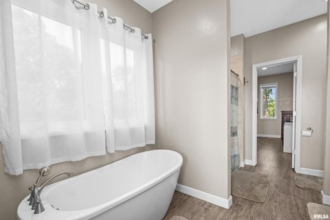 Tiny photo for 1335 N UTAH Avenue, Davenport, IA 52804 (MLS # 12623568)