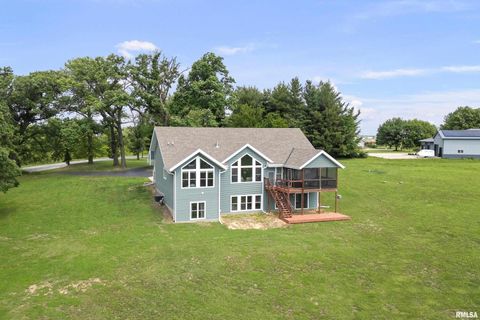 Tiny photo for 1335 N UTAH Avenue, Davenport, IA 52804 (MLS # 12623568)