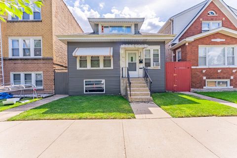 Tiny photo for 5505 W Parker Avenue, Chicago, IL 60639 (MLS # 12518103)