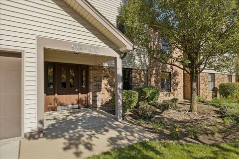 912 Stradford Circle Unit B, Buffalo Grove, IL 60089 - #: 12760374