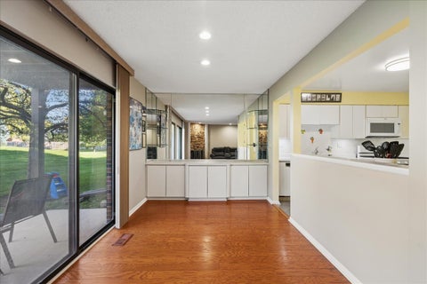 Tiny photo for 912 Stradford Circle #B, Buffalo Grove, IL 60089 (MLS # 12760374)