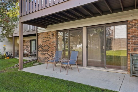 Tiny photo for 912 Stradford Circle #B, Buffalo Grove, IL 60089 (MLS # 12760374)
