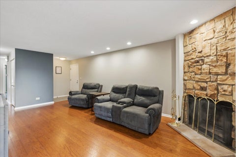 Tiny photo for 912 Stradford Circle #B, Buffalo Grove, IL 60089 (MLS # 12760374)
