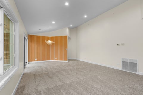 Tiny photo for 1727 W Hawkes Street #8, Arlington Heights, IL 60004 (MLS # 12756828)