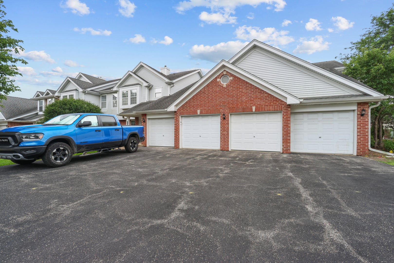 1727 W Hawkes Street 8