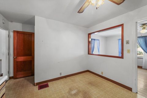 Tiny photo for 811 W Harvard Street, Champaign, IL 61820 (MLS # 12539302)