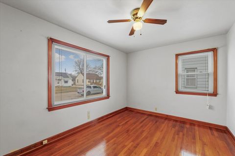 Tiny photo for 811 W Harvard Street, Champaign, IL 61820 (MLS # 12539302)