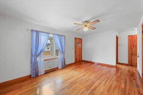 Tiny photo for 811 W Harvard Street, Champaign, IL 61820 (MLS # 12539302)