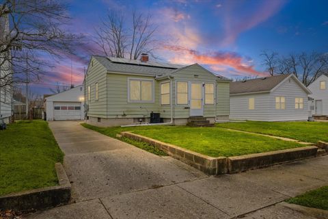 Tiny photo for 811 W Harvard Street, Champaign, IL 61820 (MLS # 12539302)