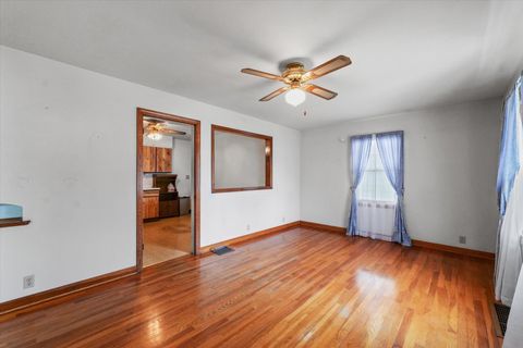 Tiny photo for 811 W Harvard Street, Champaign, IL 61820 (MLS # 12539302)