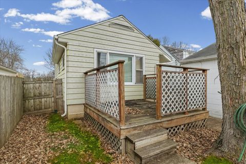 Tiny photo for 811 W Harvard Street, Champaign, IL 61820 (MLS # 12539302)