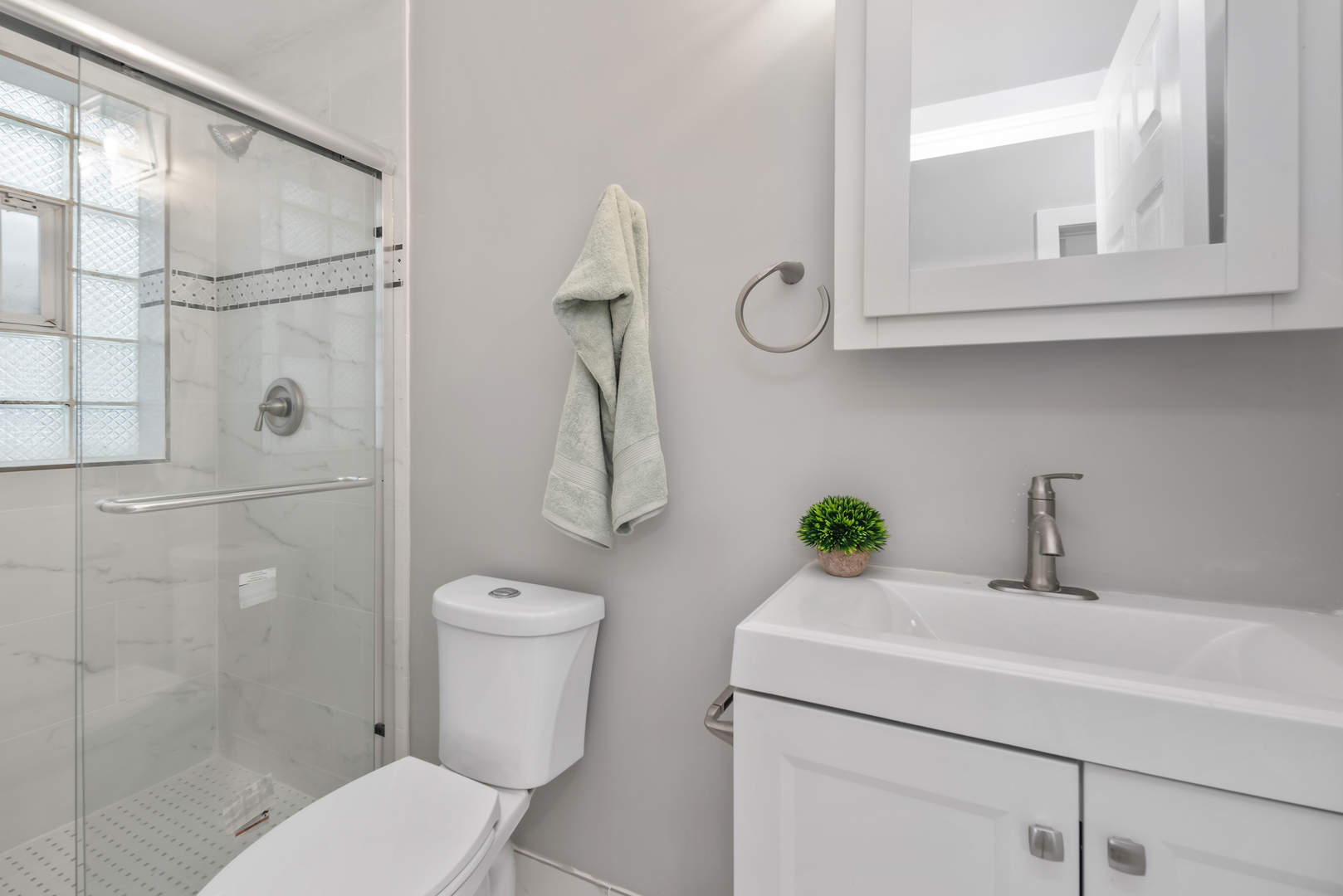 Oak Park, Illinois 60302, United States, 13 Bedrooms Bedrooms, ,5 BathroomsBathrooms,Residential,Active,205415