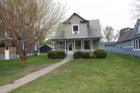 Photo of 1442 W High Street, Davenport, IA 52804 (MLS # 12615110)