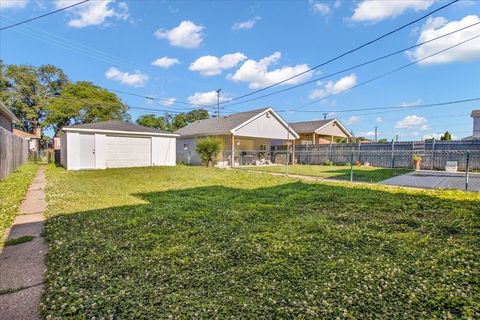 Tiny photo for 9824 S Escanaba Avenue, Chicago, IL 60617 (MLS # 12686332)