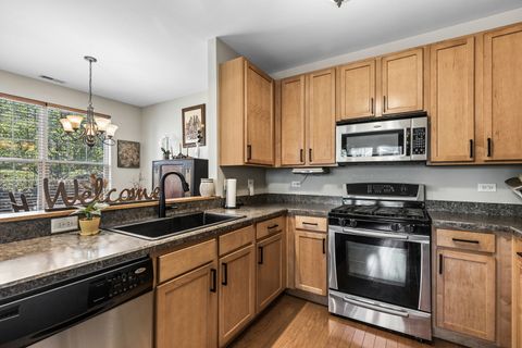 Tiny photo for 1601 MILLBROOK Drive, Algonquin, IL 60102 (MLS # 12683886)