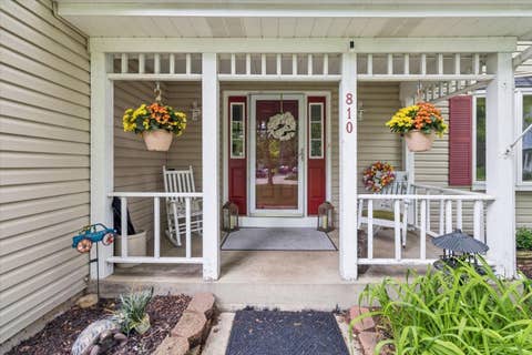 Tiny photo for 810 Jennifer Court, Algonquin, IL 60102 (MLS # 12668387)