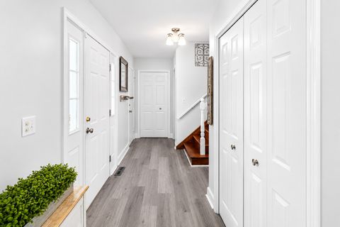 Tiny photo for 810 Jennifer Court, Algonquin, IL 60102 (MLS # 12668387)
