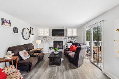 Tiny photo for 810 Jennifer Court, Algonquin, IL 60102 (MLS # 12668387)